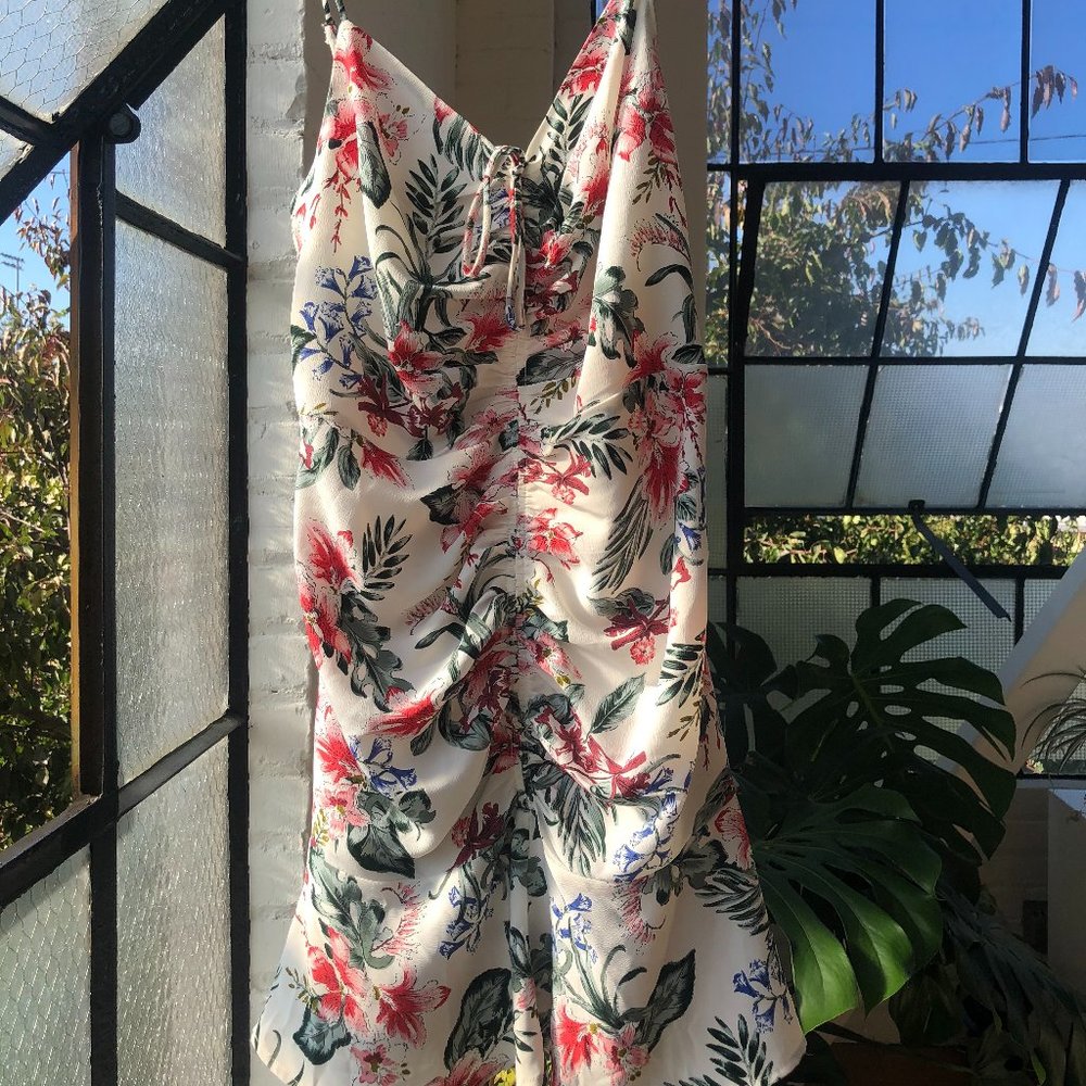 NWOT Azalea Boutique ruched mini dress